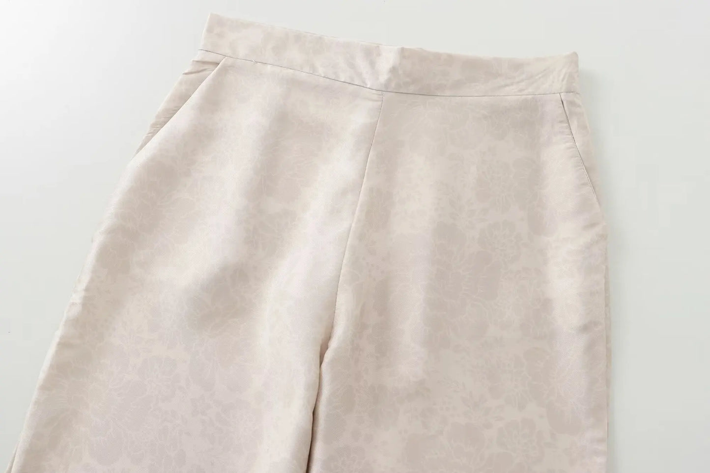 Floral Print Blazer & Pants Two-Piece Suit – Beige with Red Accents | UniVibe Shop