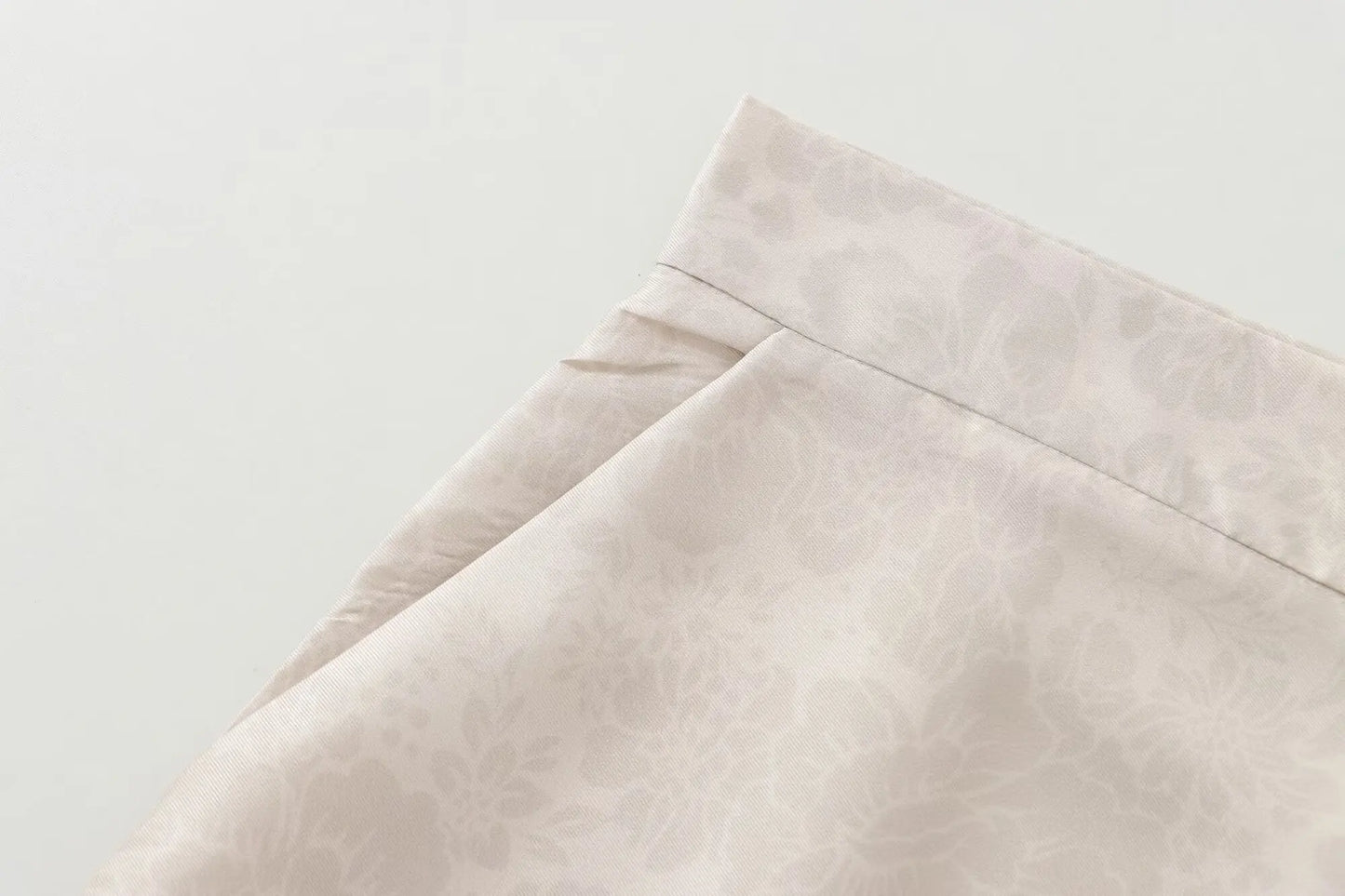 Floral Print Blazer & Pants Two-Piece Suit – Beige with Red Accents | UniVibe Shop