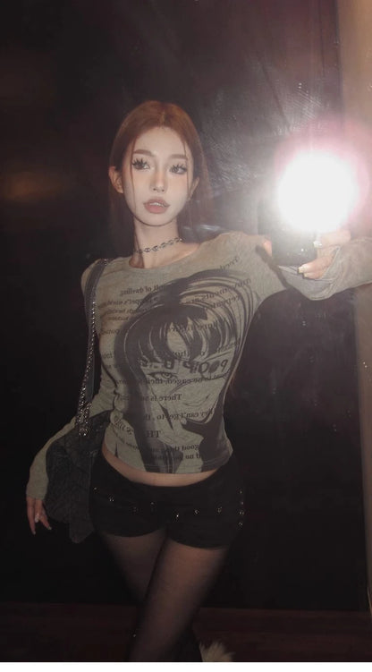 Y2K Grunge Graphic Long Sleeve Crop Top – Gray Univibeshop