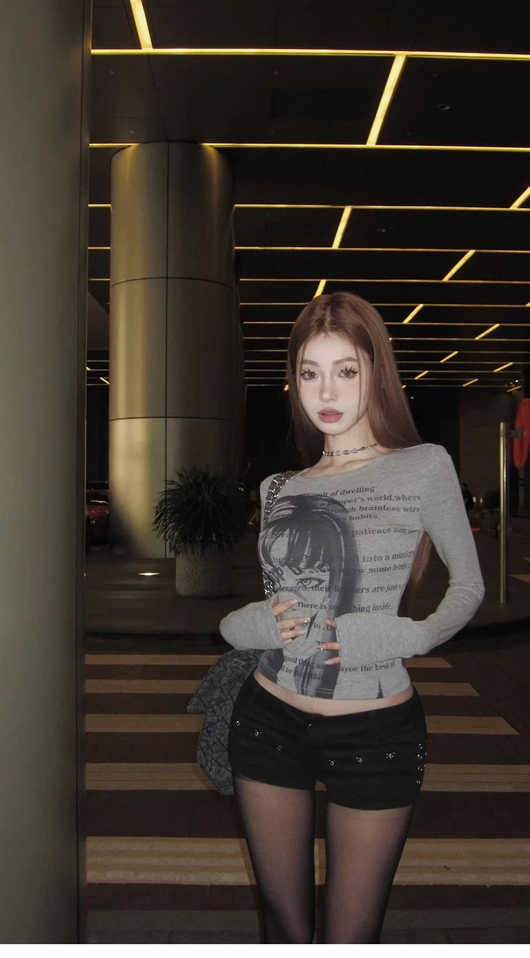 Y2K Grunge Graphic Long Sleeve Crop Top – Gray Univibeshop