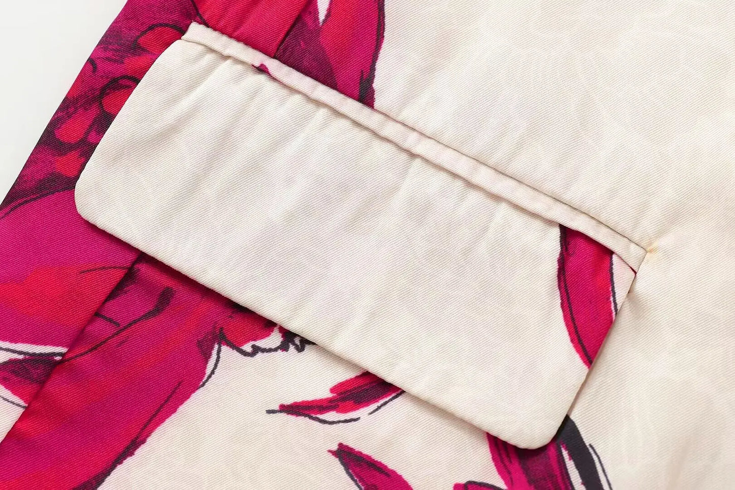 Floral Print Blazer & Pants Two-Piece Suit – Beige with Red Accents | UniVibe Shop